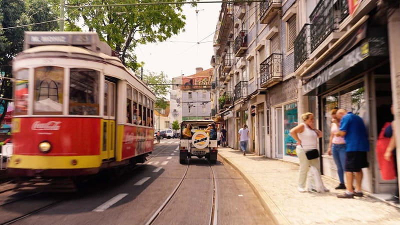 LISBON DAILY TOUR in a Vintage Jeep with FOOD&DRINK Tastings - Duration and Pacing Options