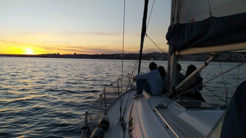 Lisbon: Day and Sunset Tour on the Tagus River - Comfort and Amenities on Board
