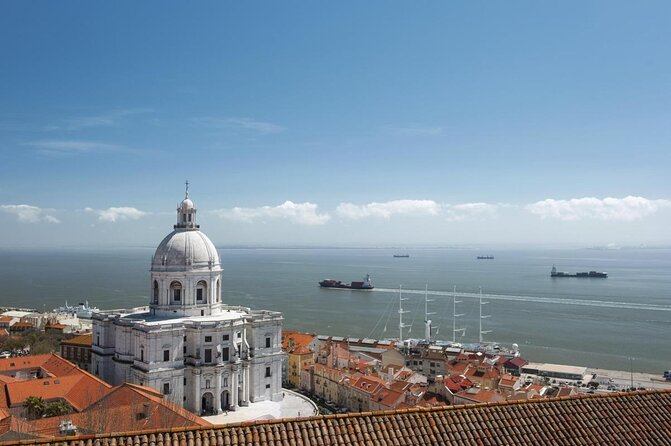Lisbon Day Boat Tour with wine and guided tour - Experience the Best of Lisbon from the Water with a 2-Hour Boat Tour