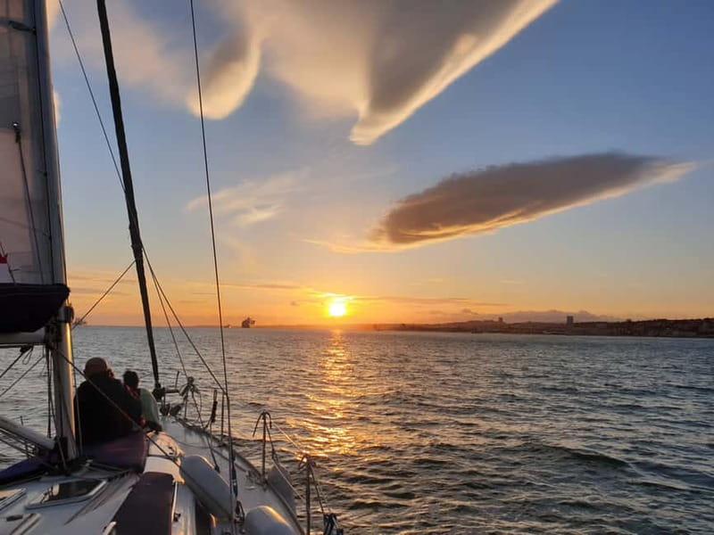 Lisbon: Daytime or Sunset Boat Cruise with History and Wine - Starting Point at Doca de Belém near Padrão dos Descobrimentos