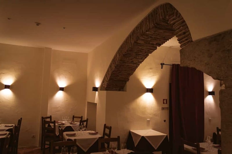 Lisbon: Dinner with Rising Stars of Fado at Canto do Poeta - Lisbon: Dinner with Rising Stars of Fado at Canto do Poeta