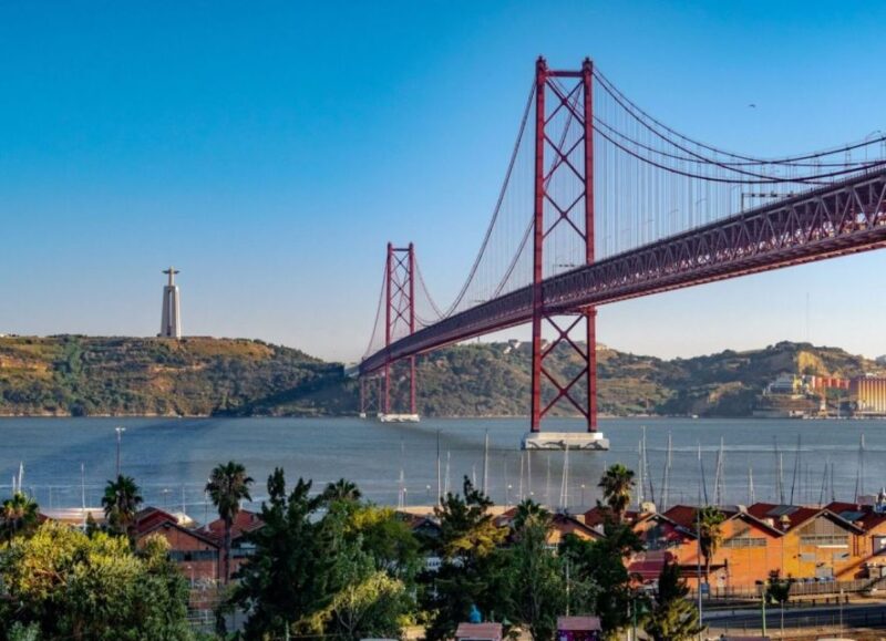 Lisbon: Discover Lisbon City wonders on a Private day tour! - The Iconic Cristo Rei and the Lisbon Viewpoint