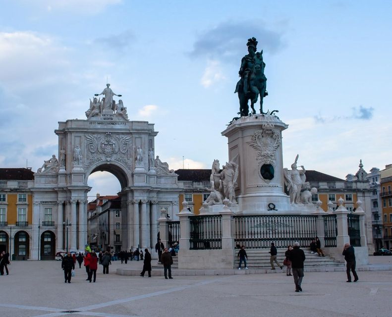 Lisbon: Discover Lisbon City wonders on a Private day tour! - Logistics and Practical Details of the Tour