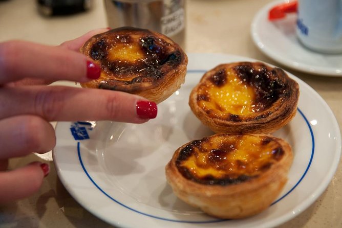 Lisbon E-Bike Guided Food Tour with Five Food Tastings - Exploring Mouraria, Lisbon’s Most Multiethnic District