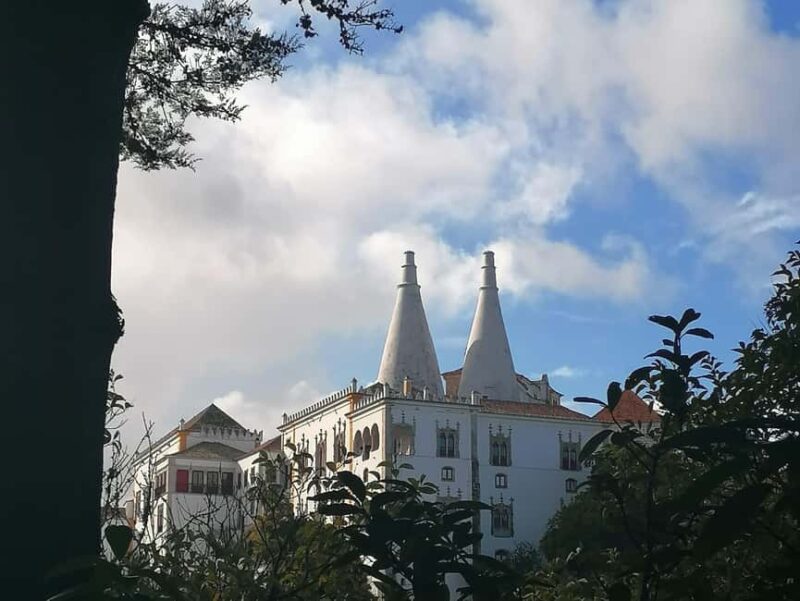 Lisbon: Enjoy 2 days on a private tour of Lisbon and Sintra - Included Amenities and Optional Extras