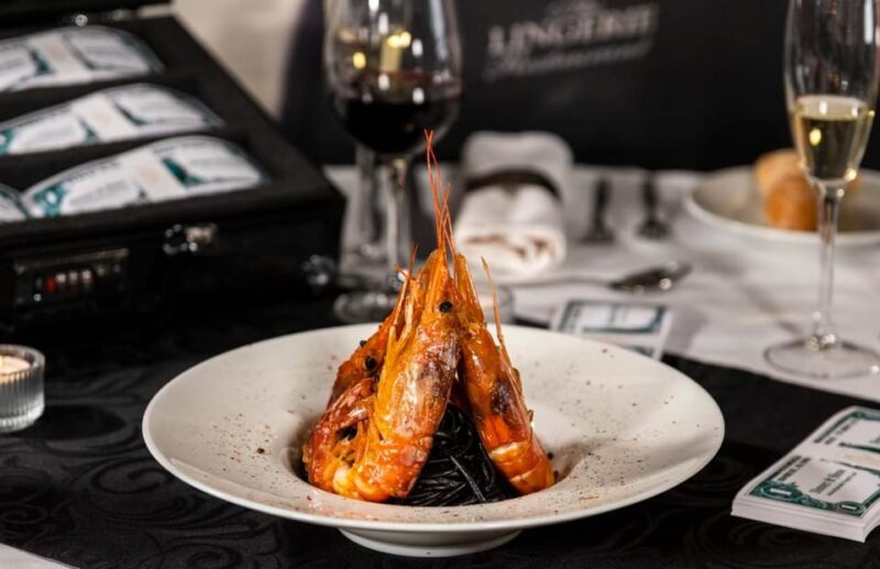 Lisbon: Erotic Cabaret Show and Dinner - Starting the Evening with Portuguese Wine and Warm Hospitality