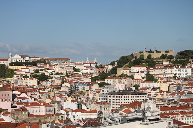 Lisbon Essential Walking Tour: History, Stories and Lifestyle - The Guide’s Role and Group Experience