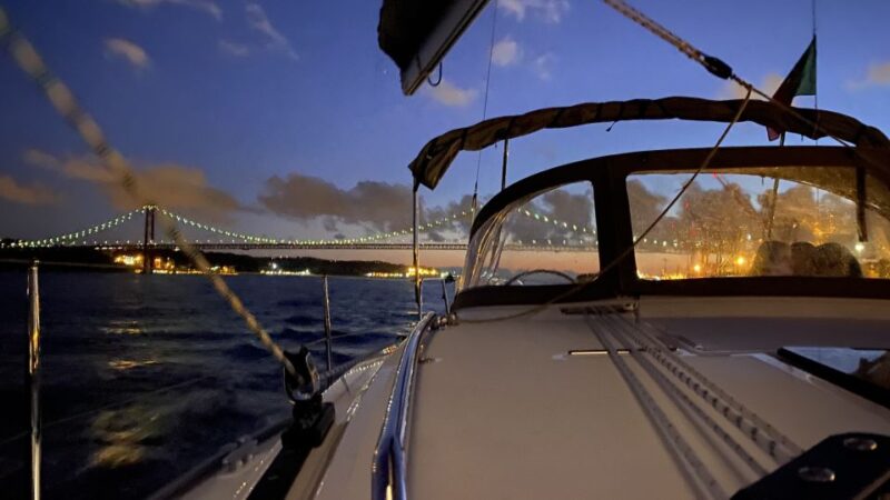 Lisbon: Exclusive Night Tour - The Experience of a Lifetime with a Knowledgeable Skipper