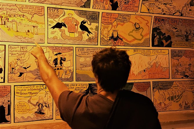 Lisbon Fado Experience: Walking Tour, Dinner and Live Music Show - Traditional Fado Dinner at a Lisbon Fado House