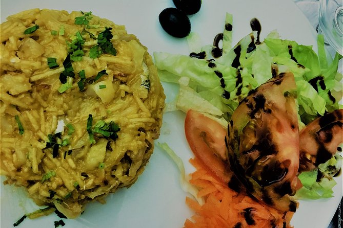 Lisbon Fado Experience: Walking Tour, Dinner and Live Music Show - The Guide: Miguel and Catalena’s Expertise