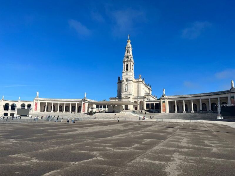 Lisbon: Fatima, Aljustrel, Nazare, and Obidos All Day Trip - Exploring Fatima’s Religious Significance and Sanctuary