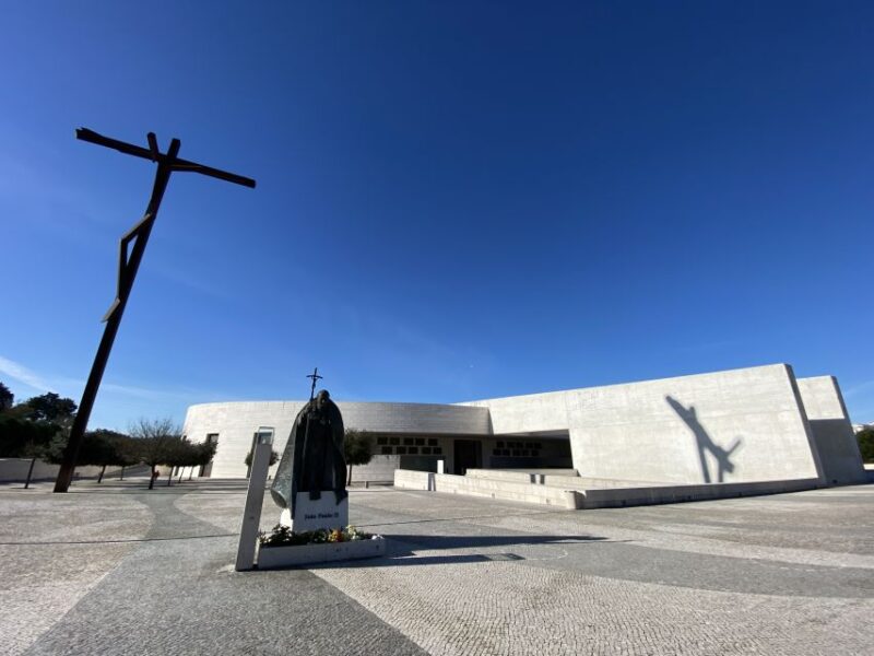 Lisbon: Fátima, Batalha, Nazaré & Obidos Small-Group Tour - Timing, Pacing, and Visit Lengths