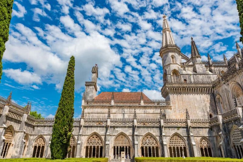 Lisbon: Fátima, Batalha, Nazaré & Óbidos Small Group Tour - The Medieval Enchantment of Óbidos