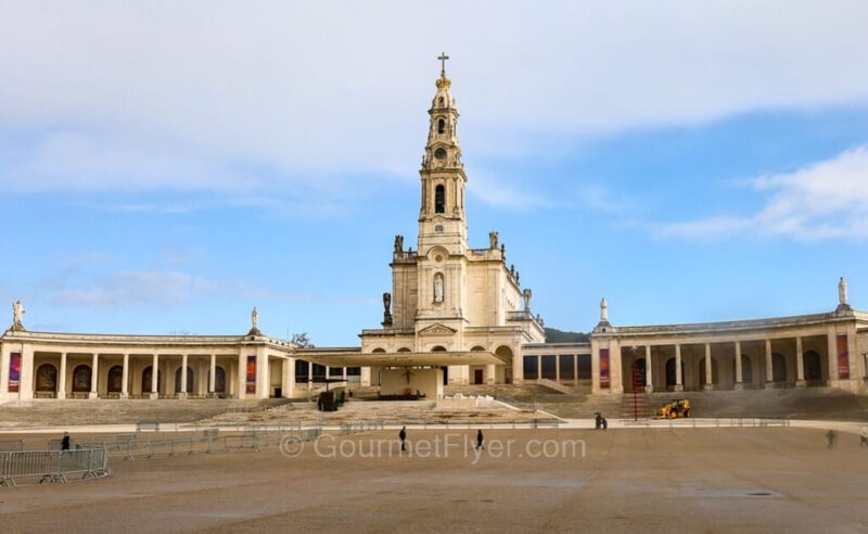 Lisbon: Fátima, Nazaré and Óbidos Full-Day Private Tour - Experience the Sacred Fátima Sanctuary and Its Grounds