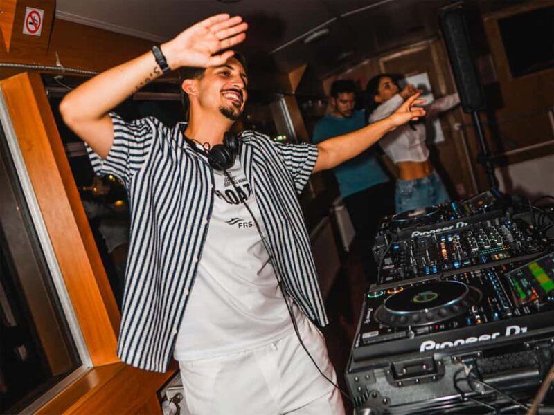 Lisbon Float Party: Most exclusive Boat Party in Lisbon - Key Points