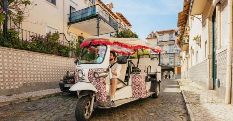 Lisbon: Food and Wine Tasting 4-Hours Tuk Tuk Tour - Visiting Lisbon’s Iconic Viewpoints