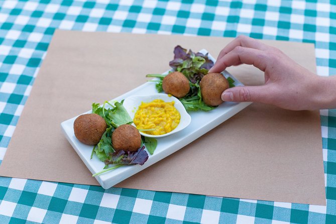 Lisbon Food & Local Drinks Evening Tour by Food Lover Tour - The Experience of the Guides and Tour Atmosphere