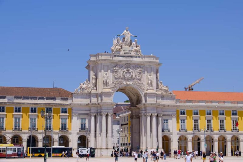 Lisbon Full Day Experience on comfortable minivan - Scenic Stops and City Panoramas
