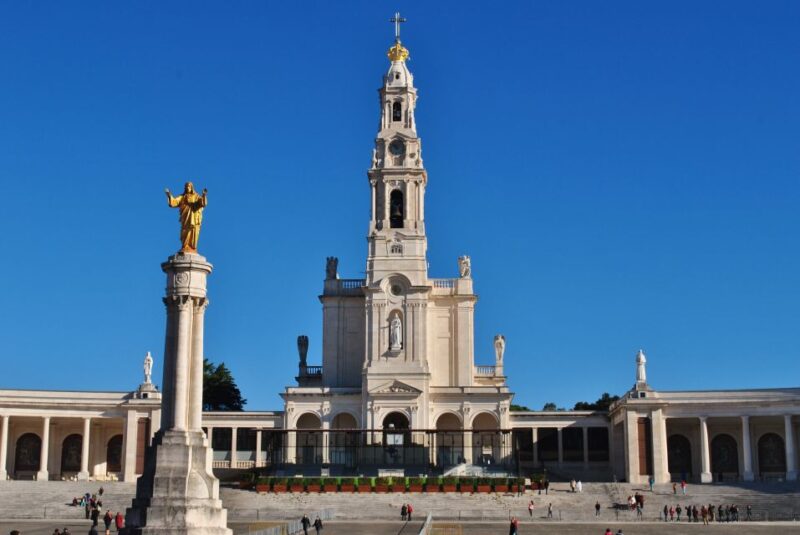 Lisbon: Full Day Tour to Fátima, Batalha, Nazaré and Óbidos - Key Points