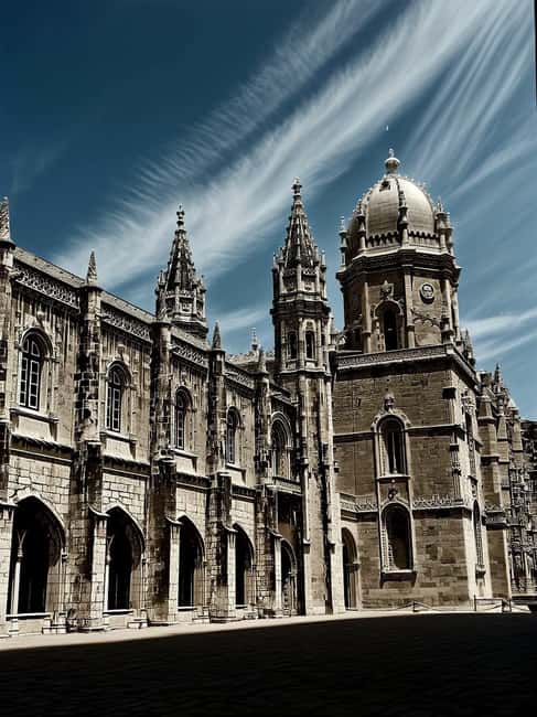 Lisbon: Guided Tour with Local Guide - Practical Details: Logistics and Group Experience