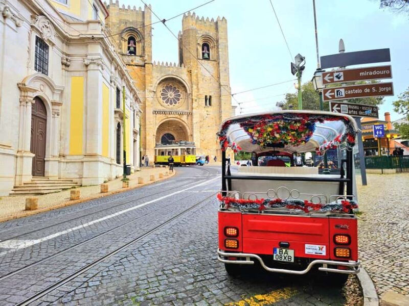 Lisbon: Guided Tuk-Tuk Tour Alfama and history 90 min - The Experience of the Tuk-Tuk Ride