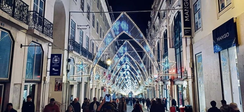 Lisbon: Guided Tuk-Tuk Tour of Hidden Gems and Landmarks II - Key Points