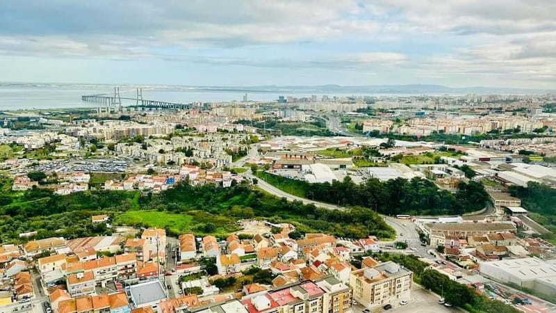 Lisbon: Guided Tuk-Tuk Tour of Hidden Gems and Landmarks II - Lisbons Unique Viewpoints and Local Secrets in a Colorful Tuk-Tuk