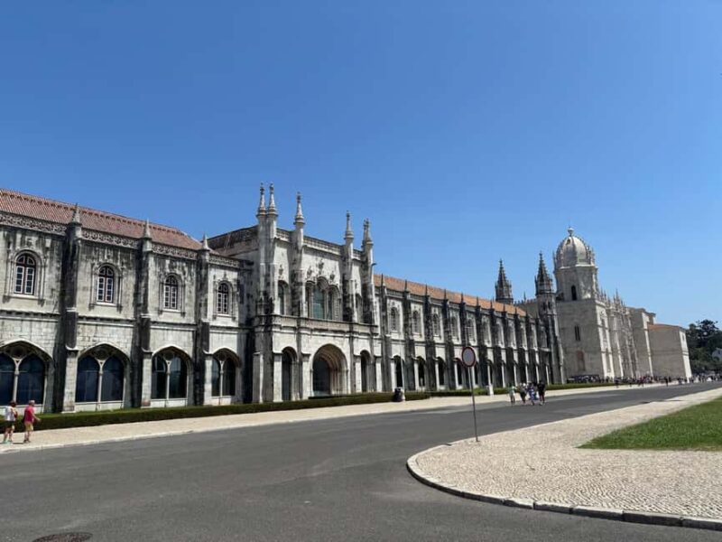 Lisbon: Guided Van Tour Through the City's Iconic Sites - Exploring the Vibrant Heart of Baixa District