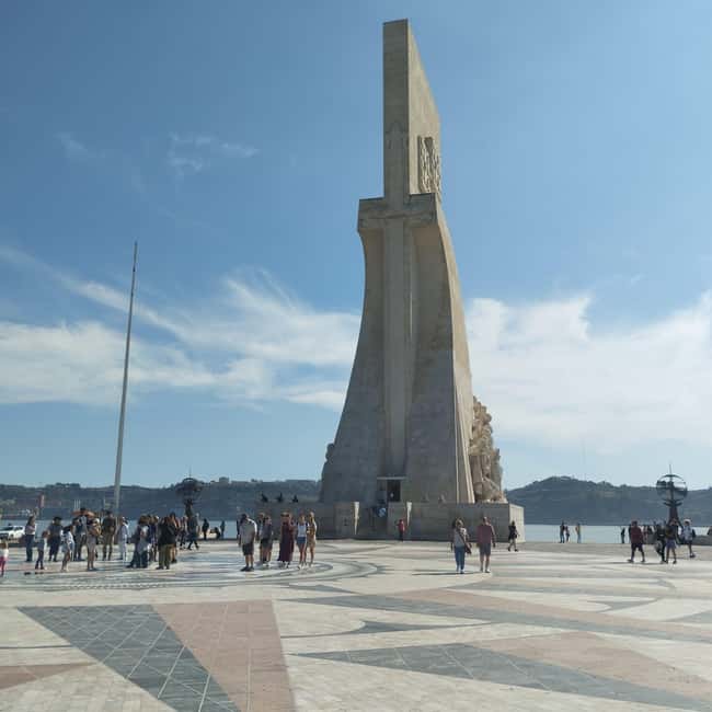 Lisbon: Guided Van Tour Through the City's Iconic Sites - Logistics and Comfort of the Guided Van Tour