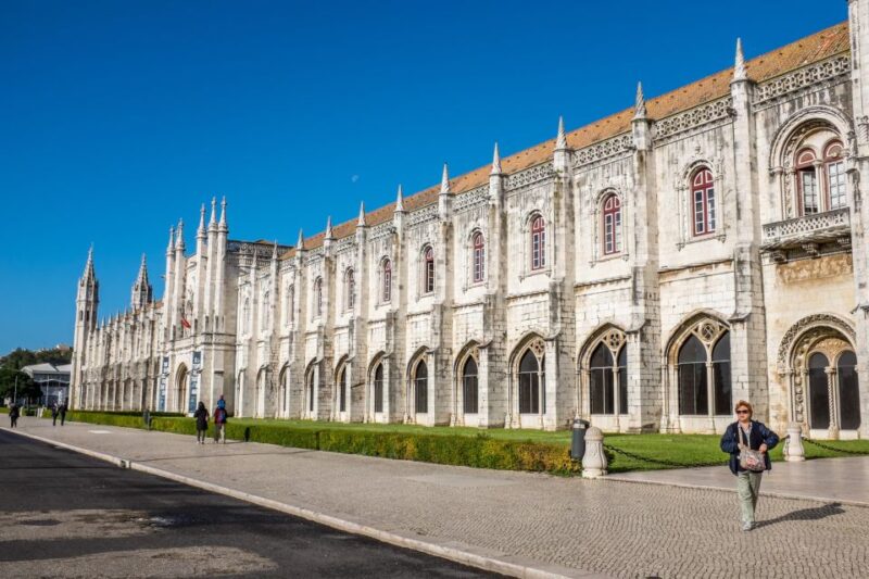 Lisbon: Half-Day City Tour - Royal Grandeur at Ajuda Palace and Royal Treasure Museum