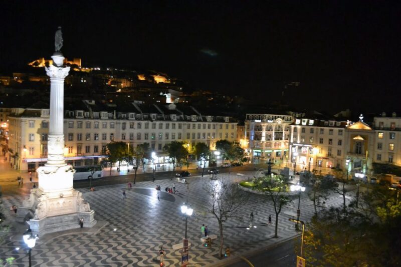Lisbon: Half-Day Night Group Tour w/ Fado Dinner Show - The Food and Music: Highlights of the Tour