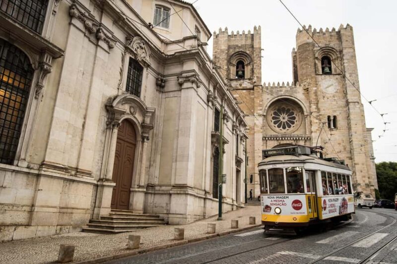 Lisbon Highlights Half Day Tour - Artistic and Cultural Landmarks in Chiado and S. Pedro de Alcantara