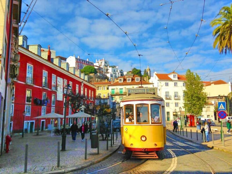 Lisbon Highlights Half Day Tour - Pacing and Tour Flow
