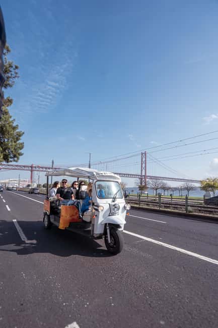 Lisbon Highlights: Private Tuk Tuk Sightseeing City Tour - The Expertise of Guides and Personalization