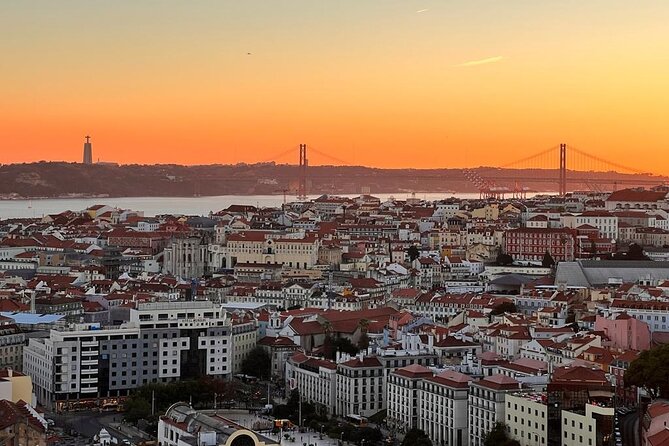 Lisbon Historic City Tour by Tuk-Tuk - Key Points