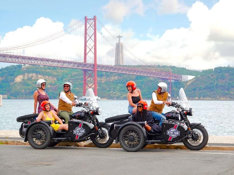Lisbon : Historic Motorcycle Side-car Tour 1H - Explore Lisbon in a Unique Way with a Private Sidecar Tour