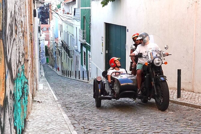 Lisbon: Historic Motorcycle Sidecar Tour - Relaxing in Lisbon’s Gardens and Iconic Kiosks