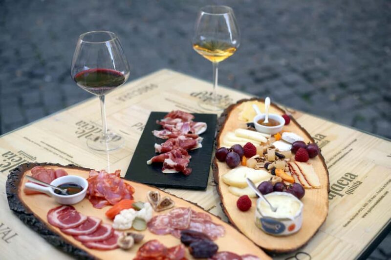 Lisbon: Historical Quarters Private Walking Food Tour - Views from São Jorge Castle and the Lisbon Cathedral