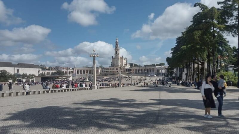 Lisbon: Holy Miracle Church Santarem & Fatima Private Tour - Logistics and Comfort