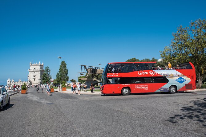 Lisbon Hop On Hop Off Bus and Boat Tour - Onboard Features and Service Quality