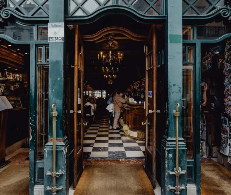 Lisbon Kaleidoscope : Electric Tuk Tuk | Professional Guide - Key Points