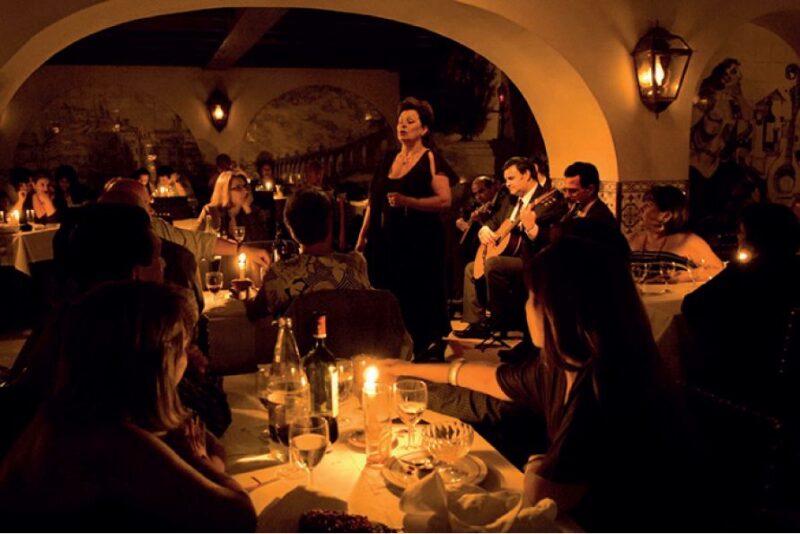 Lisbon: Luxury Fado Tour with Dinner included - Experience the Magic of Lisbon’s Night Lights with a Private Luxury Tour