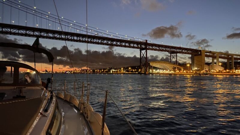 Lisbon: Luxury Sailboat Cruise at Night - The Experience on the Water: Views and Atmosphere
