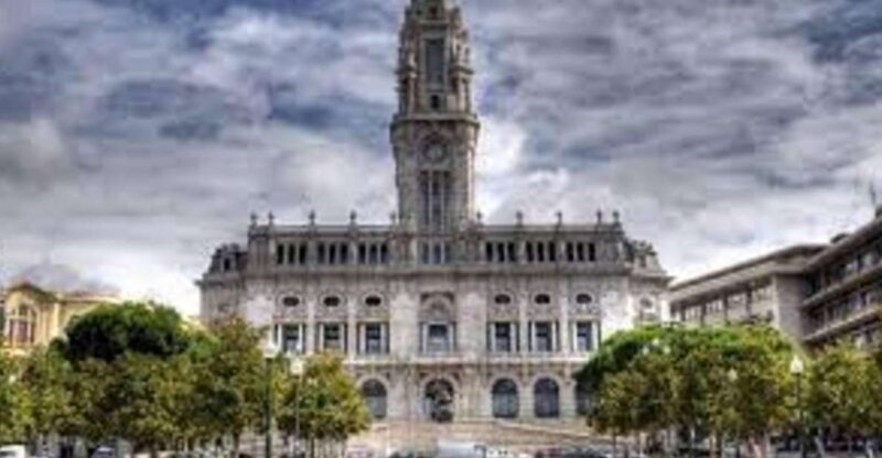 Lisbon, Nazare and Obidos private day trip from Porto - Exploring Lisbon’s Imposing São Jorge Castle Views