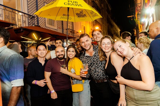 Lisbon Night Pubcrawl: 1h Open Bar, Shots and VIP Club Entry - Practical Details and Pacing