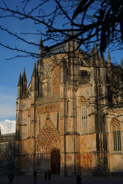 Lisbon: Óbidos, Fátima, Batalha, and Nazaré Day Trip - Suitability and Practical Considerations