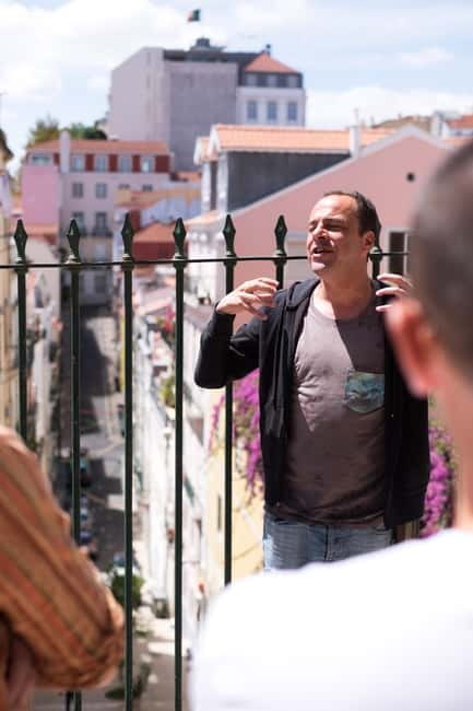 Lisbon: Off the beaten path Downtown Walk with a Local - Logistics, Group Size, and Practicalities