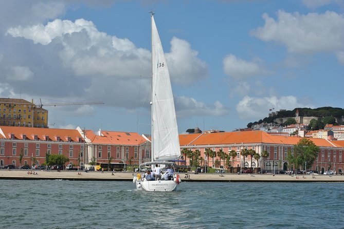 Lisbon Old town Sailng Cruise with a drink- 2h Small Group Tour - The Experience: Comfortable Sailing and Engaging Guides