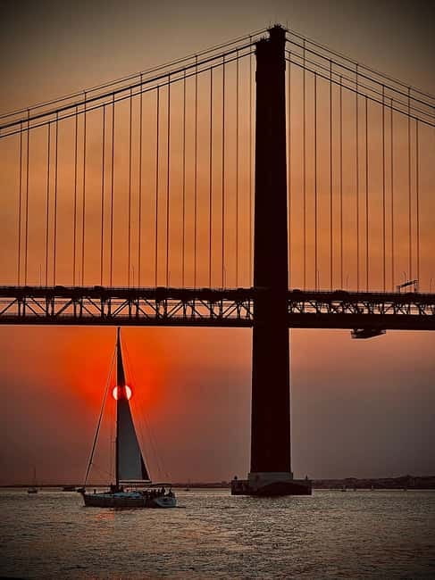 Lisbon On a Sailboat - Cultural Facts and Sailing Experience - A Lively Atmosphere with Music and Good Vibes