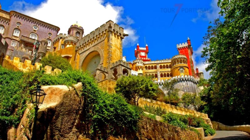 Lisbon: Pena Palace, Moorish Castle, Qta. Regaleira & Sintra - Return Journey with Coastal Views